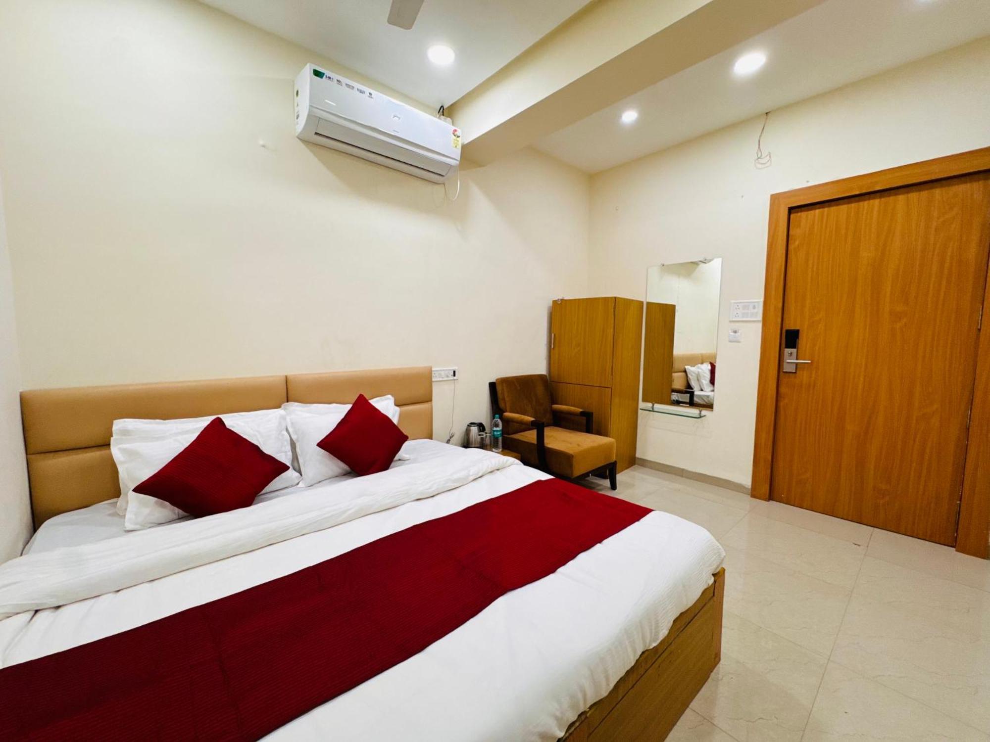 Hotel Shivlok Ujjain Zewnętrze zdjęcie