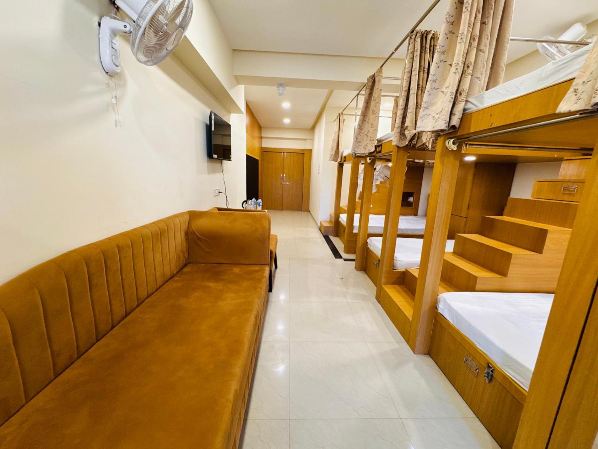 Hotel Shivlok Ujjain Zewnętrze zdjęcie